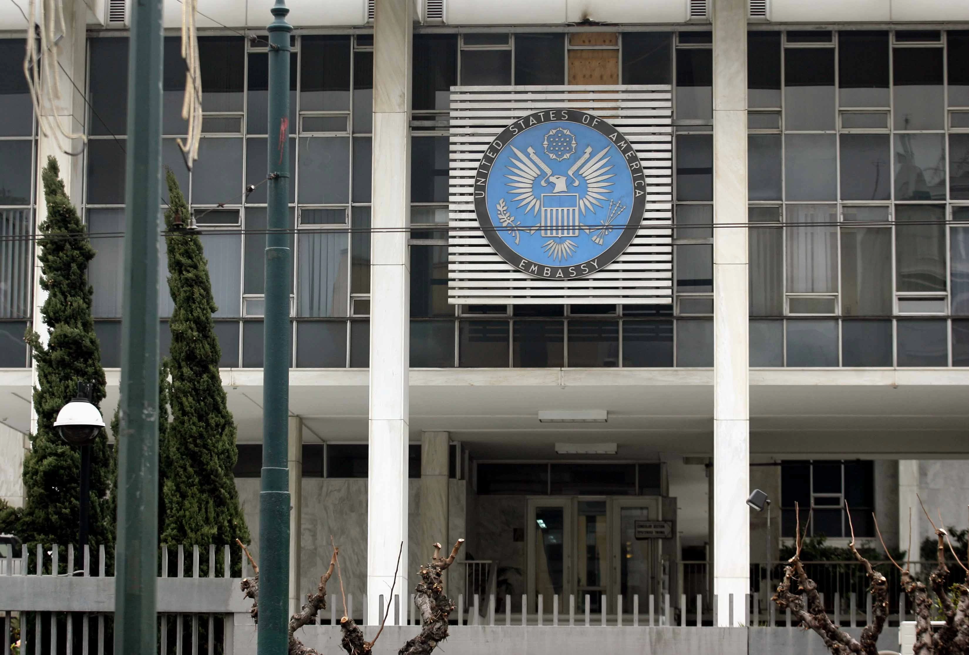 Σε συναγερμό η πρεσβεία των ΗΠΑ στην Αθήνα: Ανακοίνωση για τρομοκρατικό χτύπημα στην Ελλάδα – Χρτιστουγεννιάτικες αγορές και αεροδρόμια οι στόχοι